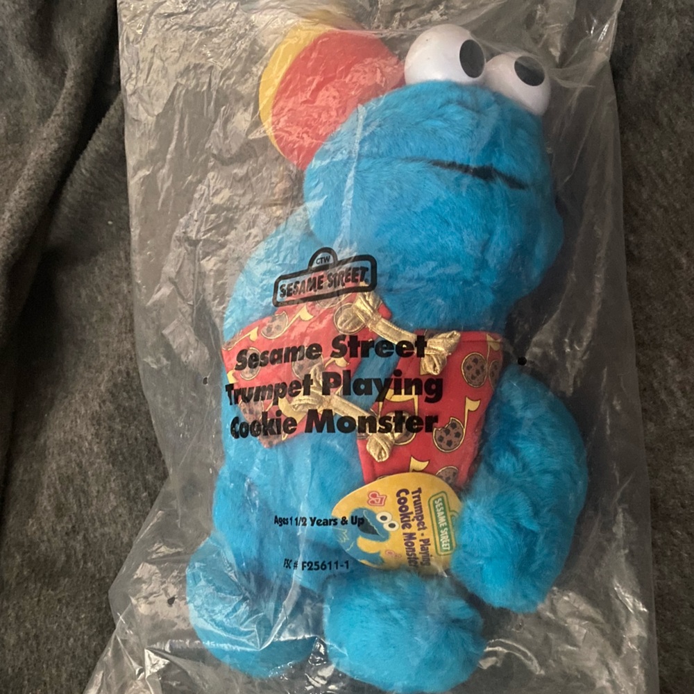 NEW Sealed 13" Sesame Street Trumpet Playing Cookie Monster Plush Sesame Street